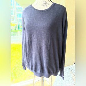 Navy XL basic pullover sweater, like new. H&M